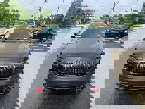 Certified 2022 Jeep Cherokee Trailhawk image 3