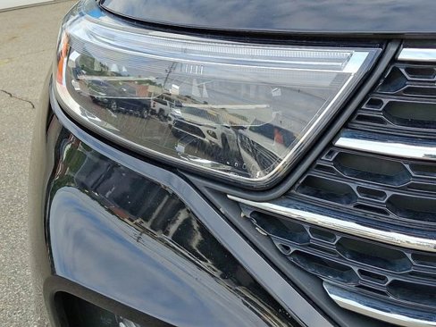 Used 2021 Ford Explorer XLT w/ Equipment Group 202A image 17