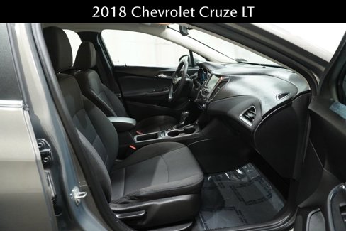 Used 2018 Chevrolet Cruze LT w/ Convenience Package image 13