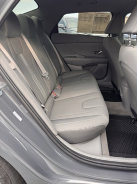 Used 2024 Hyundai Elantra SEL image 12