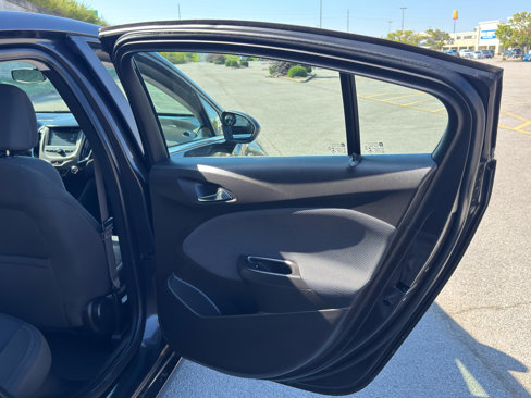 Used 2017 Chevrolet Cruze LT image 30