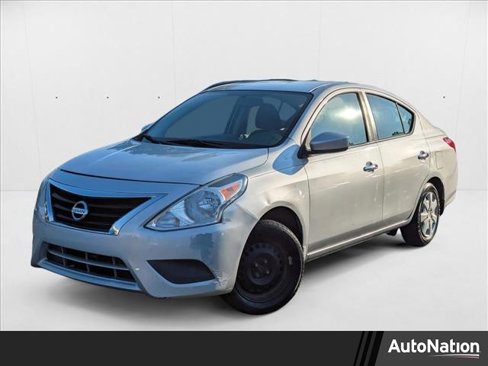Used 2017 Nissan Versa SV image 1