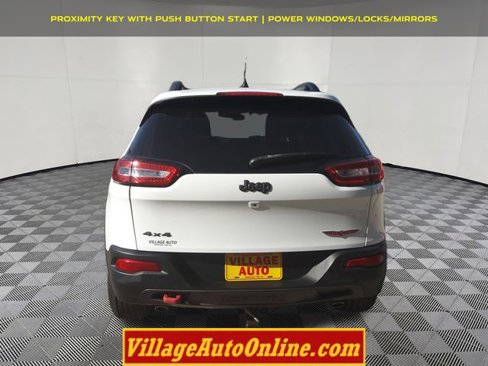Used 2015 Jeep Cherokee Trailhawk w/ Comfort/Convenience Group image 3