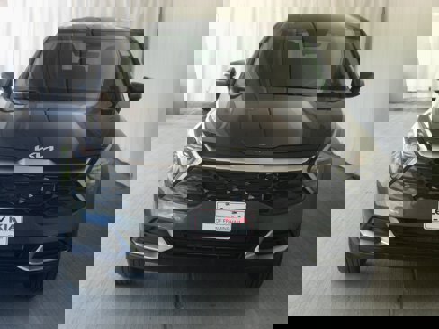 Used 2023 Kia Sportage LX image 3