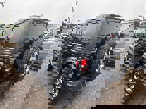 Used 2019 Jeep Wrangler Unlimited Sahara image 4