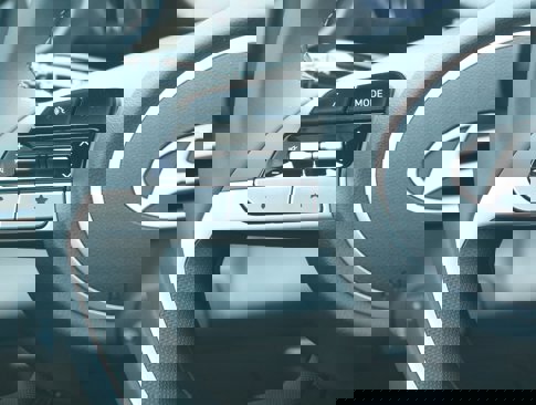 New 2025 Hyundai Elantra Limited image 20