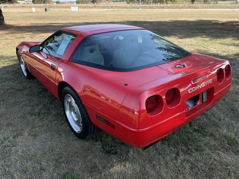 Used 1994 Chevrolet Corvette Coupe image 3