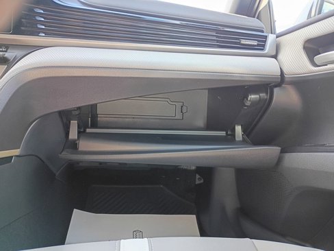 Used 2025 Toyota Camry SE image 29