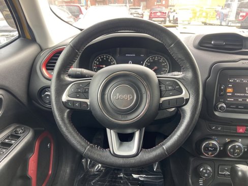 Used 2016 Jeep Renegade Trailhawk w/ Premium Trailhawk Package image 15