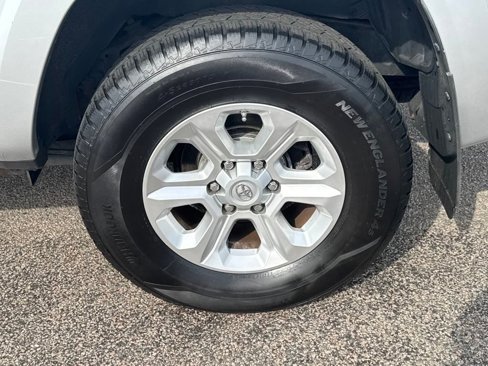 Used 2015 Toyota 4Runner SR5 image 42