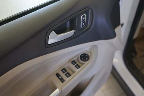 Used 2015 Ford Escape SE image 11