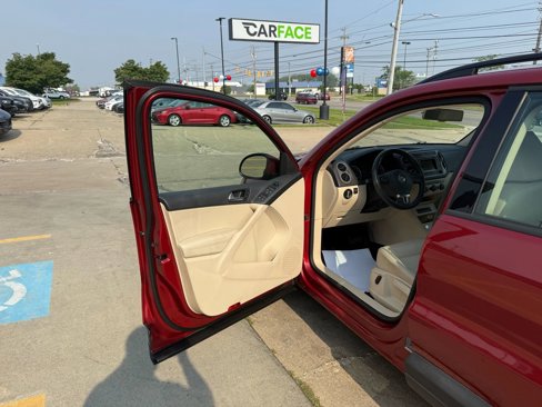 Used 2016 Volkswagen Tiguan S image 18