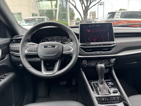Used 2024 Jeep Compass Trailhawk image 6
