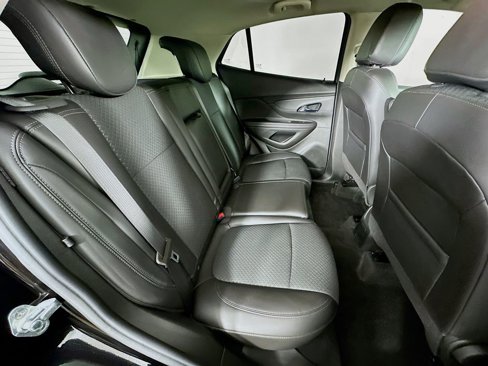 Used 2022 Buick Encore Preferred image 31