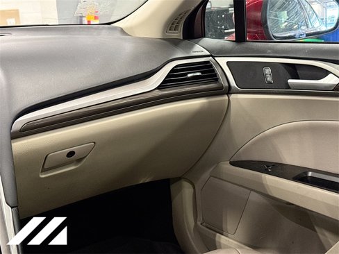 Used 2019 Ford Fusion SEL image 25