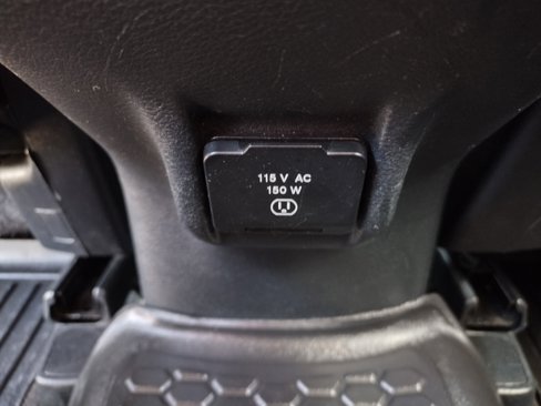 Used 2016 Jeep Cherokee Limited w/ Technology Group image 21