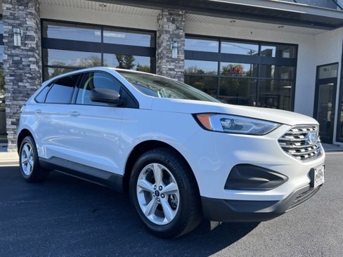 Used 2019 Ford Edge SE image 16