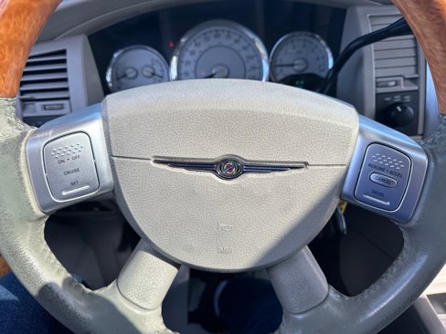Used 2008 Chrysler Aspen Limited image 30