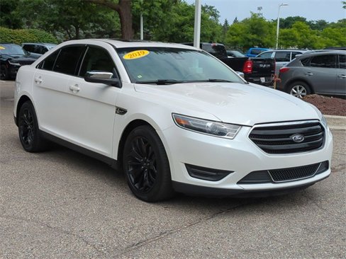 Used 2019 Ford Taurus Limited image 7