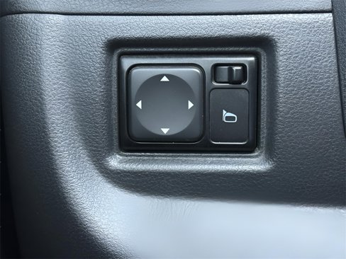 Used 2018 Nissan Versa Note SV image 17