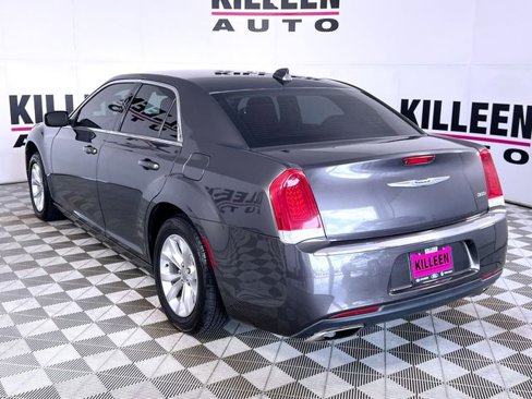 Used 2020 Chrysler 300 Touring image 5
