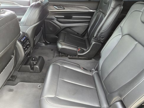 Used 2024 Jeep Grand Cherokee L Limited w/ Black Appearance Package image 26