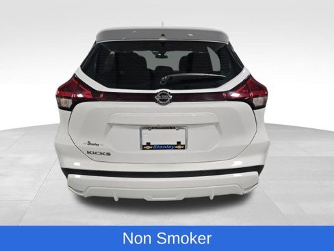 Used 2021 Nissan Kicks S image 4