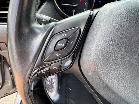 Used 2018 Toyota C-HR XLE image 21