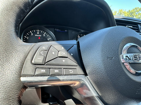 Used 2018 Nissan Rogue SV w/ Sun & Sound Touring Package image 20
