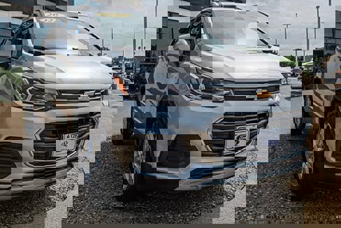 Used 2022 Chevrolet Trax LT w/ LT Convenience Package image 7
