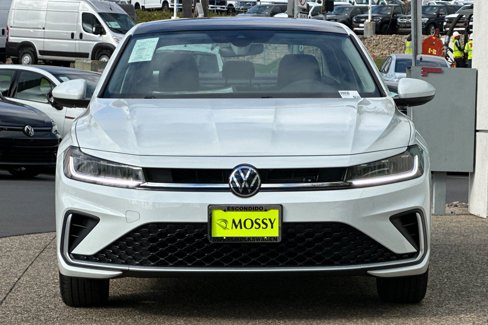 New 2025 Volkswagen Jetta SE image 8