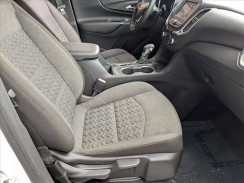 Used 2024 Chevrolet Equinox LT image 19