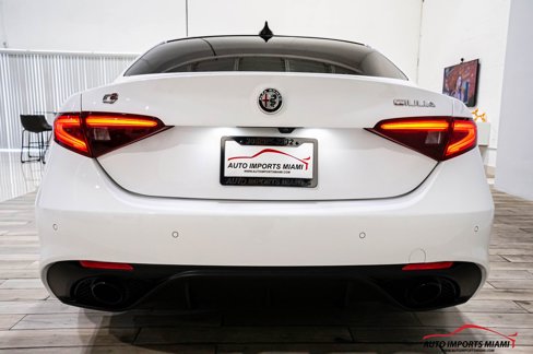 Used 2022 Alfa Romeo Giulia Veloce image 92