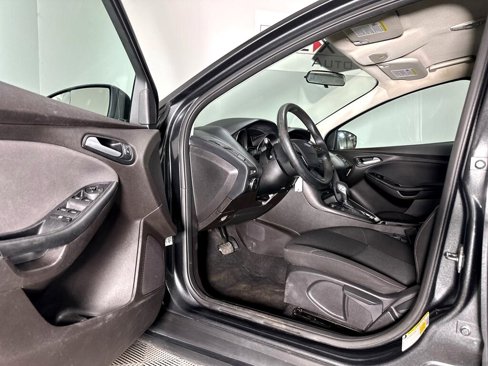 Used 2017 Ford Focus SE image 7