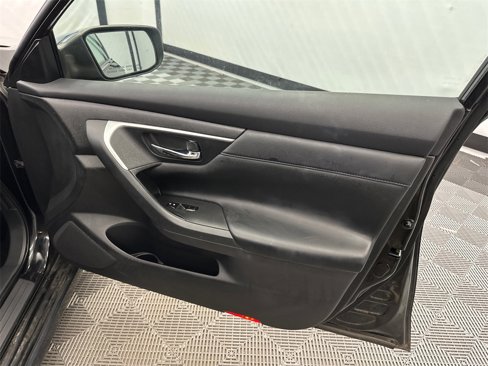 Used 2016 Nissan Altima 2.5 SR image 14