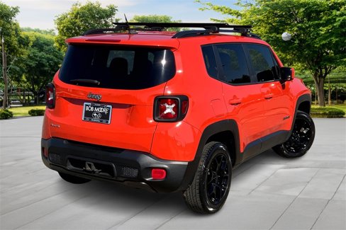 Used 2017 Jeep Renegade Latitude w/ Cold Weather Group image 6