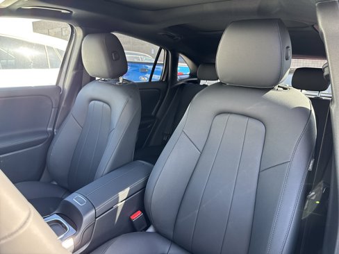 Used 2025 Mercedes-Benz GLA 250 4MATIC image 8