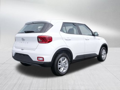 New 2025 Hyundai Venue SE image 3