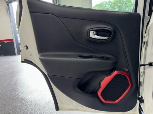 Used 2017 Jeep Renegade Trailhawk image 23
