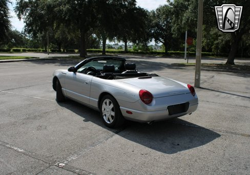 Used 2004 Ford Thunderbird image 9