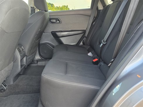 Used 2023 Nissan Rogue S image 14