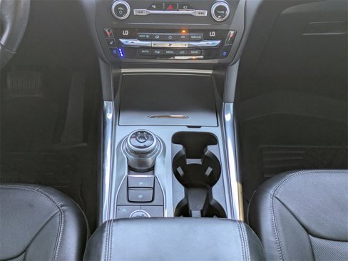 Used 2020 Ford Explorer Limited image 22