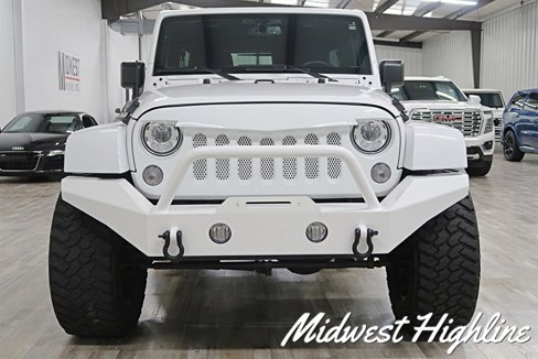 Used 2017 Jeep Wrangler Unlimited Sahara w/ Connectivity Group image 13
