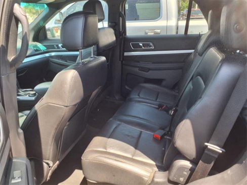 Used 2016 Ford Explorer XLT w/ Equipment Group 202A image 13