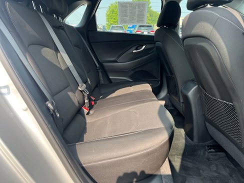 Used 2019 Hyundai Elantra GT image 31