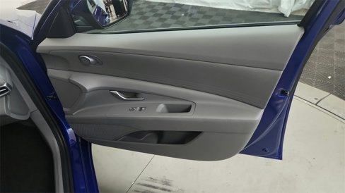 Used 2023 Hyundai Elantra SEL image 11