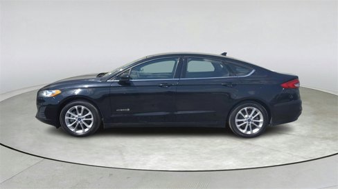 Used 2019 Ford Fusion SE image 4