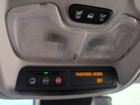 Used 2023 Chevrolet Bolt EUV LT w/ Comfort Package image 27