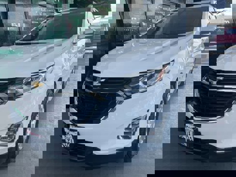 Used 2019 Chevrolet Equinox LT image 3