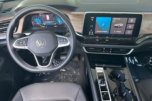 Used 2024 Volkswagen Atlas SE image 17